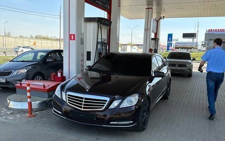 Mercedes-Benz E-Класс, 2010 год, 1 500 000 рублей, 6 фотография