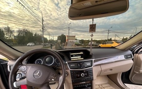 Mercedes-Benz E-Класс, 2010 год, 1 500 000 рублей, 9 фотография