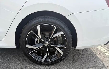 Skoda Octavia IV, 2022 год, 2 300 000 рублей, 10 фотография