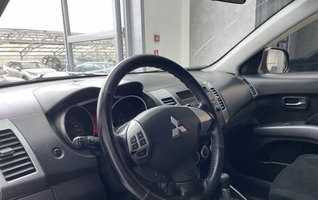 Mitsubishi Outlander III рестайлинг 3, 2008 год, 1 100 000 рублей, 8 фотография