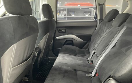 Mitsubishi Outlander III рестайлинг 3, 2008 год, 1 100 000 рублей, 13 фотография