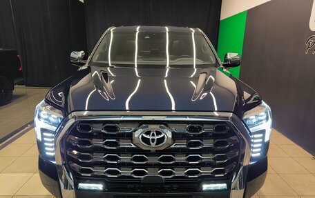 Toyota Tundra, 2022 год, 7 500 000 рублей, 2 фотография
