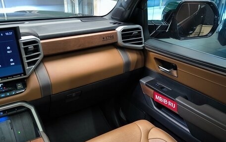 Toyota Tundra, 2022 год, 7 500 000 рублей, 17 фотография