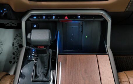 Toyota Tundra, 2022 год, 7 500 000 рублей, 21 фотография