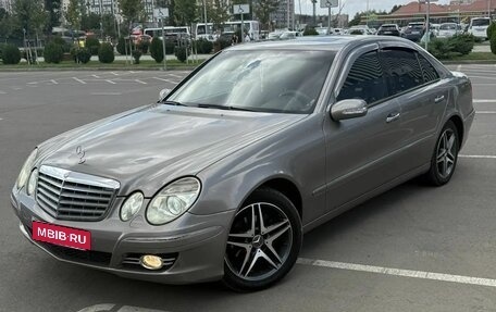 Mercedes-Benz E-Класс, 2003 год, 820 000 рублей, 1 фотография