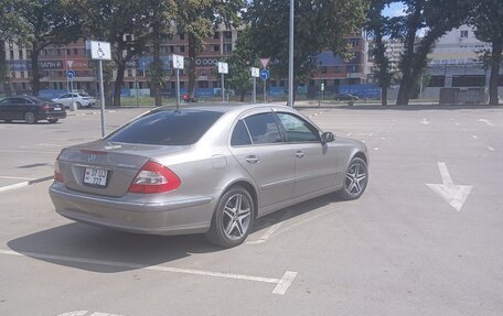 Mercedes-Benz E-Класс, 2003 год, 820 000 рублей, 9 фотография