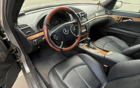 Mercedes-Benz E-Класс, 2003 год, 820 000 рублей, 3 фотография