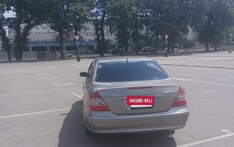 Mercedes-Benz E-Класс, 2003 год, 820 000 рублей, 10 фотография
