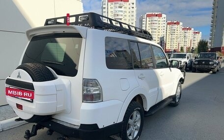 Mitsubishi Pajero IV, 2011 год, 1 540 000 рублей, 2 фотография