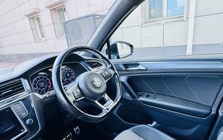 Volkswagen Tiguan II, 2016 год, 2 210 000 рублей, 9 фотография
