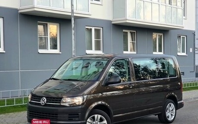Volkswagen Multivan T5, 2015 год, 2 999 000 рублей, 1 фотография
