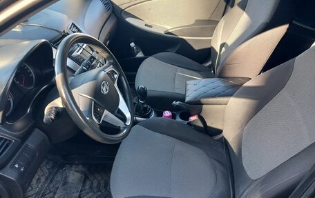 Hyundai Solaris II рестайлинг, 2011 год, 650 000 рублей, 7 фотография