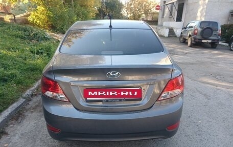 Hyundai Solaris II рестайлинг, 2011 год, 650 000 рублей, 2 фотография