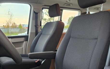 Volkswagen Multivan T5, 2015 год, 2 999 000 рублей, 13 фотография