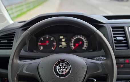 Volkswagen Multivan T5, 2015 год, 2 999 000 рублей, 16 фотография