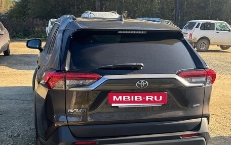 Toyota RAV4, 2020 год, 3 100 000 рублей, 2 фотография