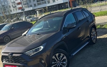 Toyota RAV4, 2020 год, 3 100 000 рублей, 4 фотография