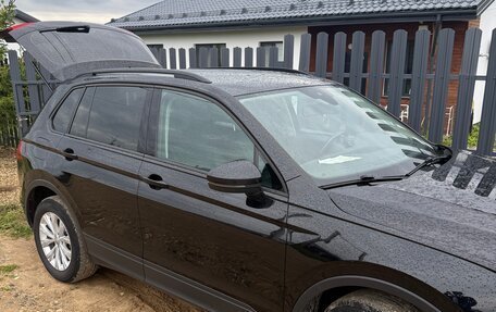 Volkswagen Tiguan II, 2020 год, 1 980 000 рублей, 3 фотография