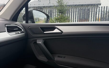 Volkswagen Tiguan II, 2020 год, 1 980 000 рублей, 16 фотография