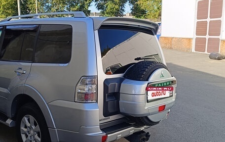 Mitsubishi Pajero IV, 2011 год, 2 830 000 рублей, 14 фотография