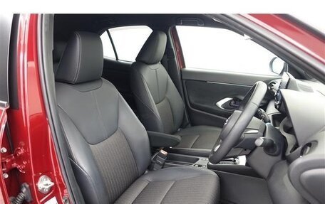 Toyota Yaris Cross, 2023 год, 1 550 000 рублей, 5 фотография