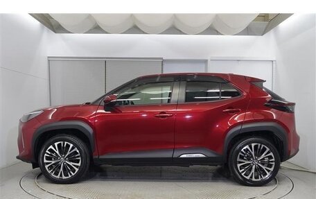 Toyota Yaris Cross, 2023 год, 1 550 000 рублей, 2 фотография