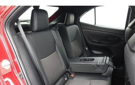 Toyota Yaris Cross, 2023 год, 1 550 000 рублей, 7 фотография