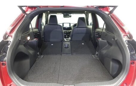Toyota Yaris Cross, 2023 год, 1 550 000 рублей, 9 фотография