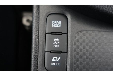 Toyota Yaris Cross, 2023 год, 1 550 000 рублей, 16 фотография