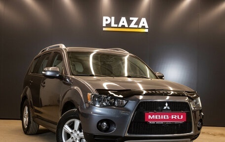 Mitsubishi Outlander III рестайлинг 3, 2010 год, 1 050 000 рублей, 2 фотография