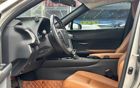 Lexus UX I, 2023 год, 2 335 000 рублей, 14 фотография