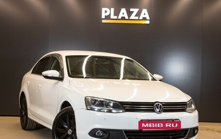 Volkswagen Jetta VI, 2013 год, 930 000 рублей, 2 фотография