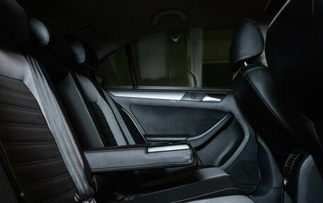 Volkswagen Jetta VI, 2013 год, 930 000 рублей, 11 фотография