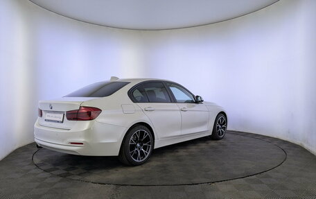 BMW 3 серия, 2017 год, 1 930 000 рублей, 5 фотография