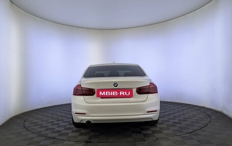 BMW 3 серия, 2017 год, 1 930 000 рублей, 6 фотография