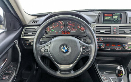 BMW 3 серия, 2017 год, 1 930 000 рублей, 21 фотография