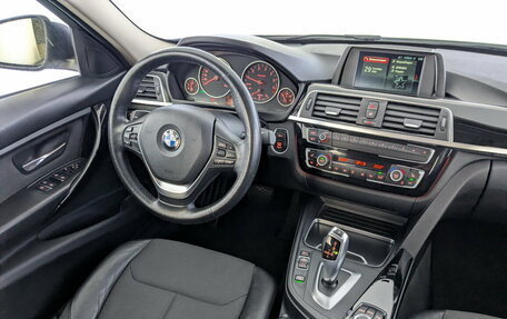 BMW 3 серия, 2017 год, 1 930 000 рублей, 28 фотография