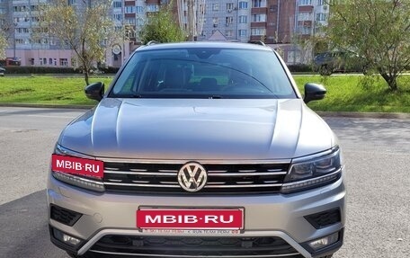 Volkswagen Tiguan II, 2020 год, 2 560 000 рублей, 2 фотография