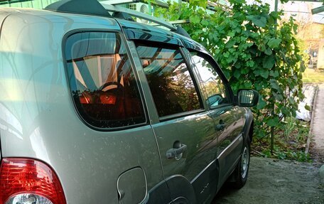 Chevrolet Niva I рестайлинг, 2011 год, 450 000 рублей, 4 фотография