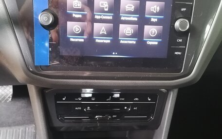 Volkswagen Tiguan II, 2021 год, 3 136 000 рублей, 13 фотография