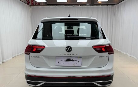 Volkswagen Tiguan II, 2023 год, 2 401 864 рублей, 5 фотография