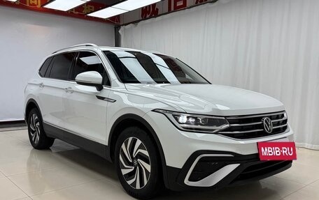 Volkswagen Tiguan II, 2023 год, 2 401 864 рублей, 3 фотография