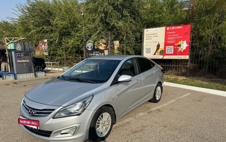 Hyundai Solaris II рестайлинг, 2015 год, 1 170 000 рублей, 4 фотография
