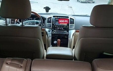 Toyota Land Cruiser 200, 2012 год, 2 393 000 рублей, 6 фотография
