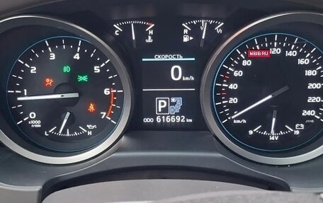 Toyota Land Cruiser 200, 2012 год, 2 393 000 рублей, 13 фотография