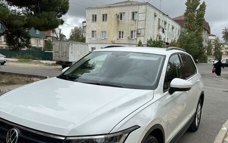 Volkswagen Tiguan II, 2020 год, 2 050 000 рублей, 2 фотография