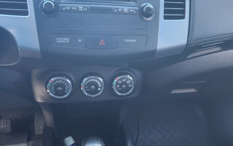 Mitsubishi Outlander III рестайлинг 3, 2011 год, 1 100 000 рублей, 11 фотография