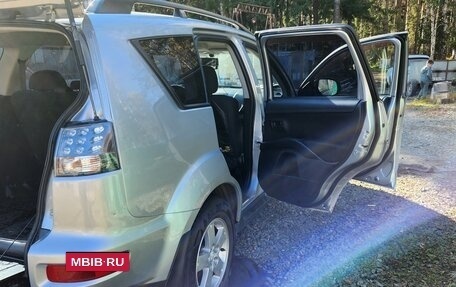 Mitsubishi Outlander III рестайлинг 3, 2011 год, 1 100 000 рублей, 14 фотография
