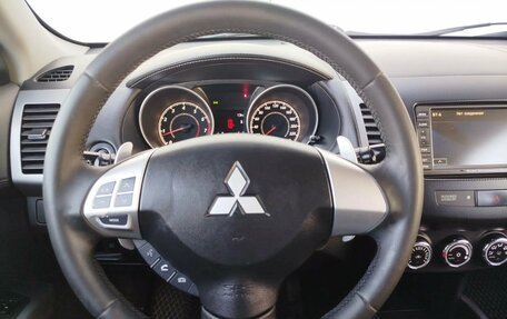 Mitsubishi Outlander III рестайлинг 3, 2011 год, 1 200 000 рублей, 15 фотография