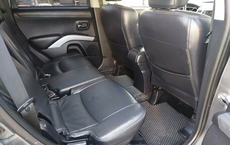 Mitsubishi Outlander III рестайлинг 3, 2011 год, 1 200 000 рублей, 14 фотография